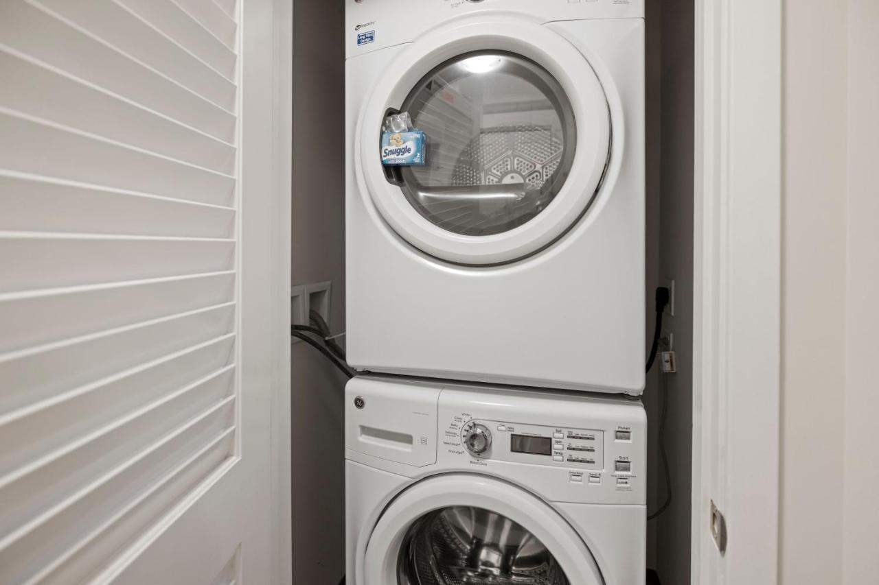 Placemakr Premier Sobro Nashville Dış mekan fotoğraf A stackable washer and dryer