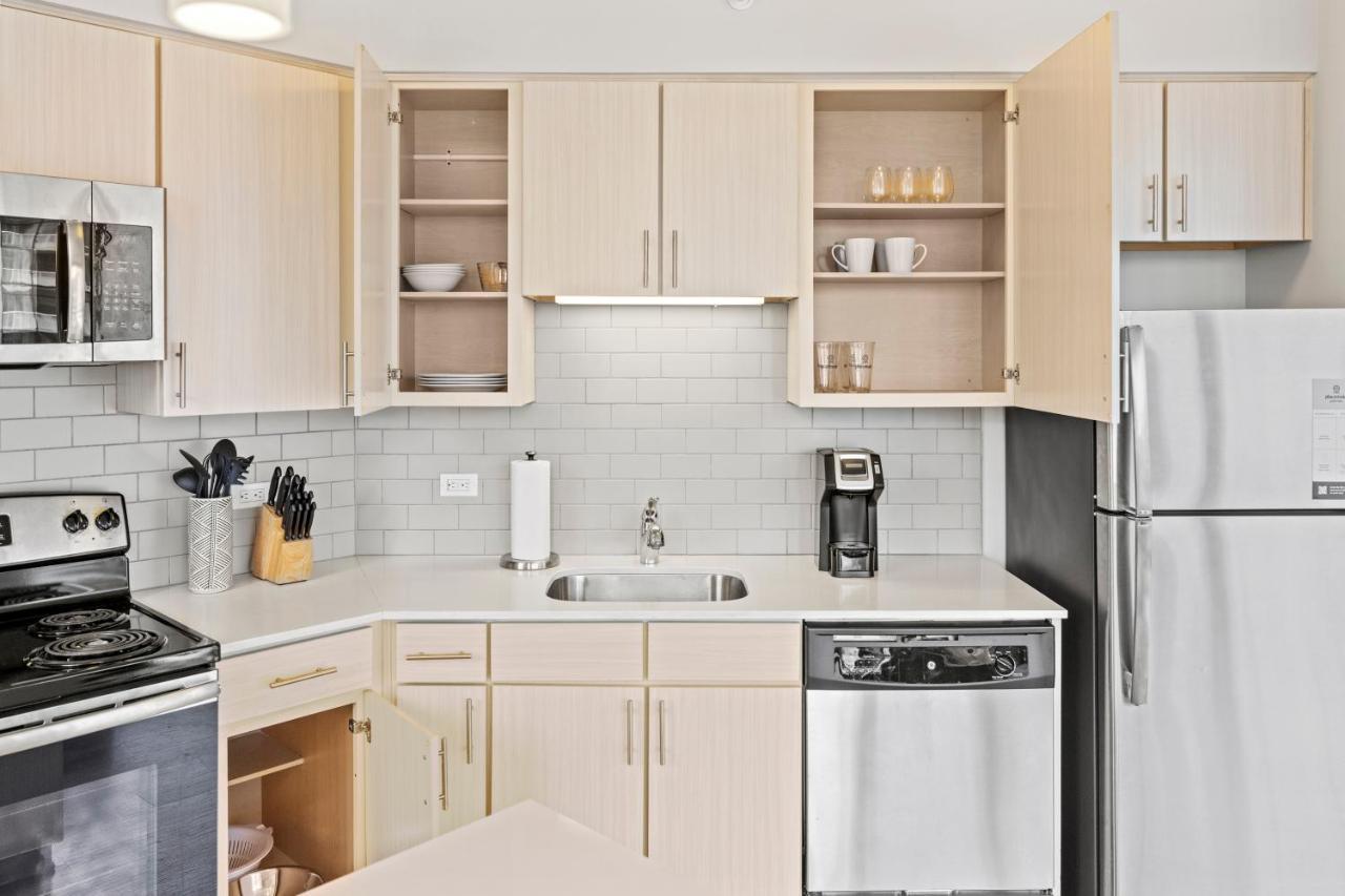 Placemakr Premier Sobro Nashville Dış mekan fotoğraf A typical kitchen